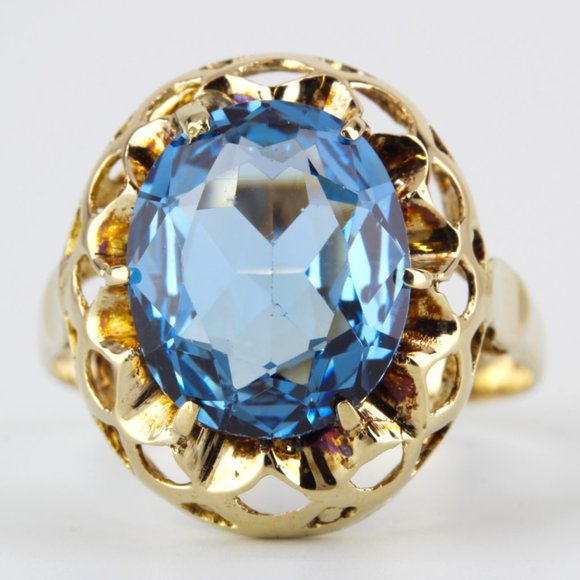Vintage 10K Yellow Gold Solitaire Oval Swiss Blue Topaz Anniversary Ring - Picture 2 of 7